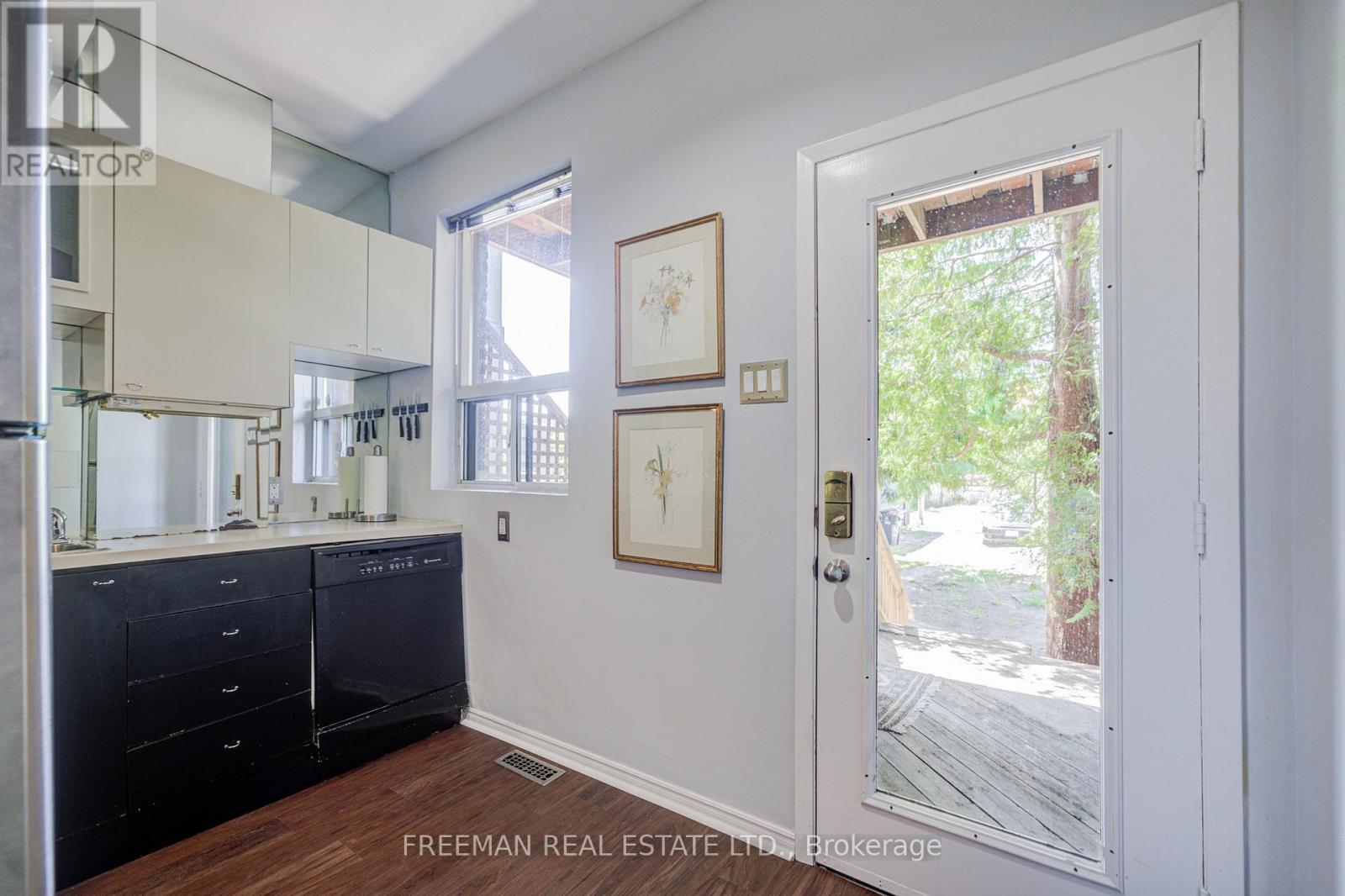 224 Lippincott Street, Toronto, Ontario  M5S 2P5 - Photo 11 - C13237174