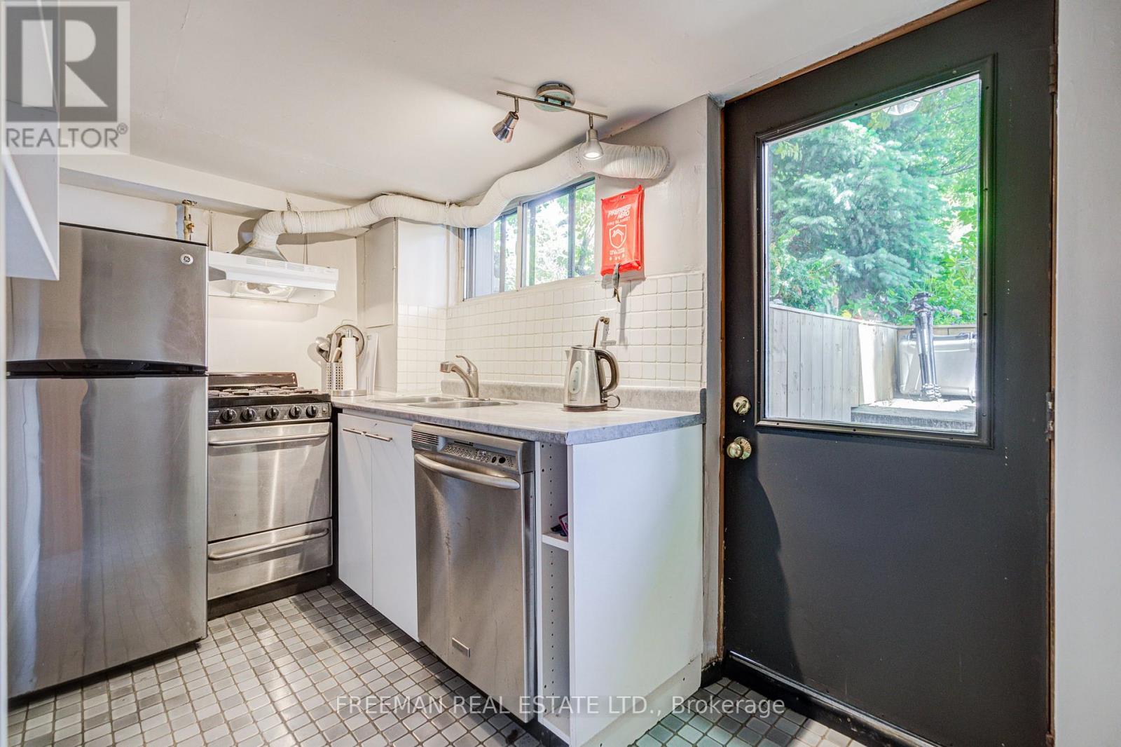 224 Lippincott Street, Toronto, Ontario  M5S 2P5 - Photo 27 - C13237174