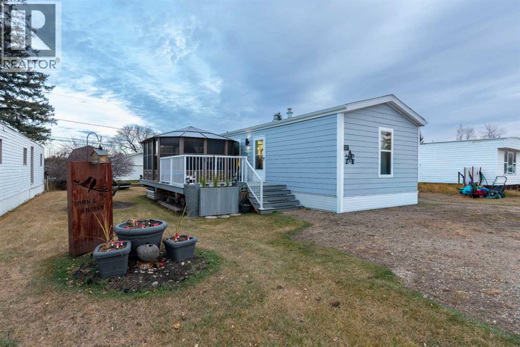 207 2 Street E, Lashburn, Saskatchewan  S0M 1H0 - Photo 1 - A2269067