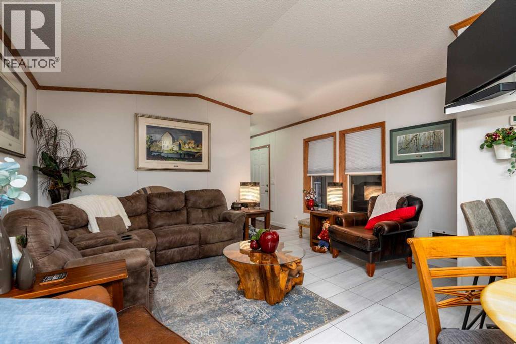 207 2 Street E, Lashburn, Saskatchewan  S0M 1H0 - Photo 3 - A2269067
