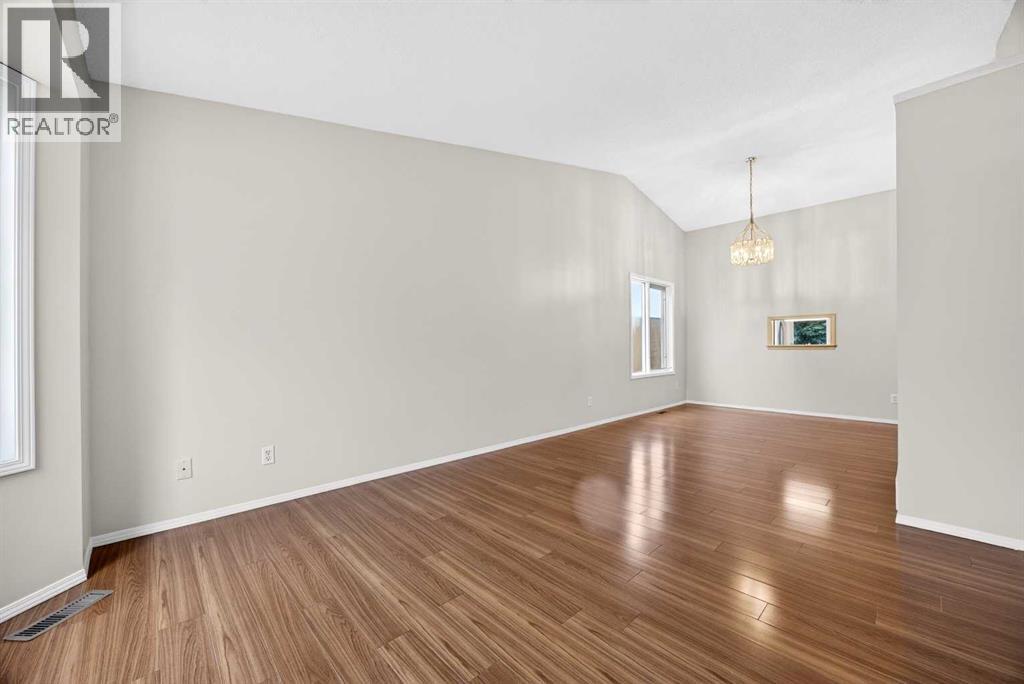 24 Edenwold Green Nw, Calgary, Alberta  T3A 5B8 - Photo 6 - A2316452