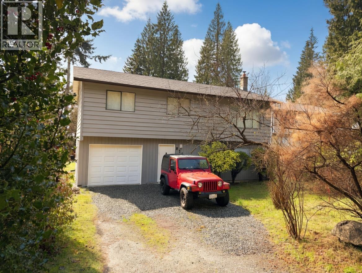 811 Reed Road, Gibsons, British Columbia  V0N 1V7 - Photo 1 - R3131841
