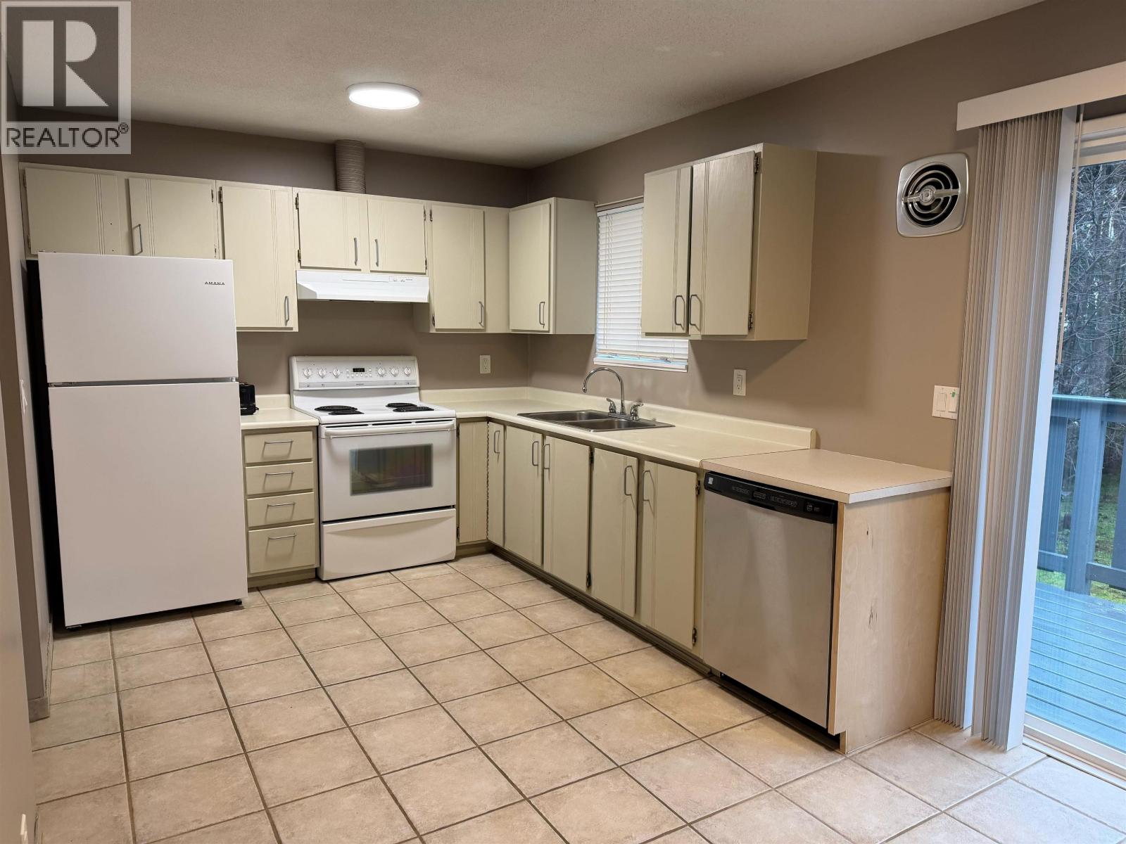 811 Reed Road, Gibsons, British Columbia  V0N 1V7 - Photo 4 - R3131841