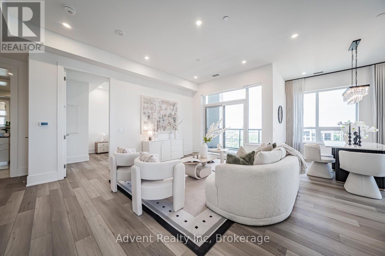 Ph01 - 8 Cedarland Drive, Markham, Ontario  L6G 0H4 - Photo 10 - N13234934