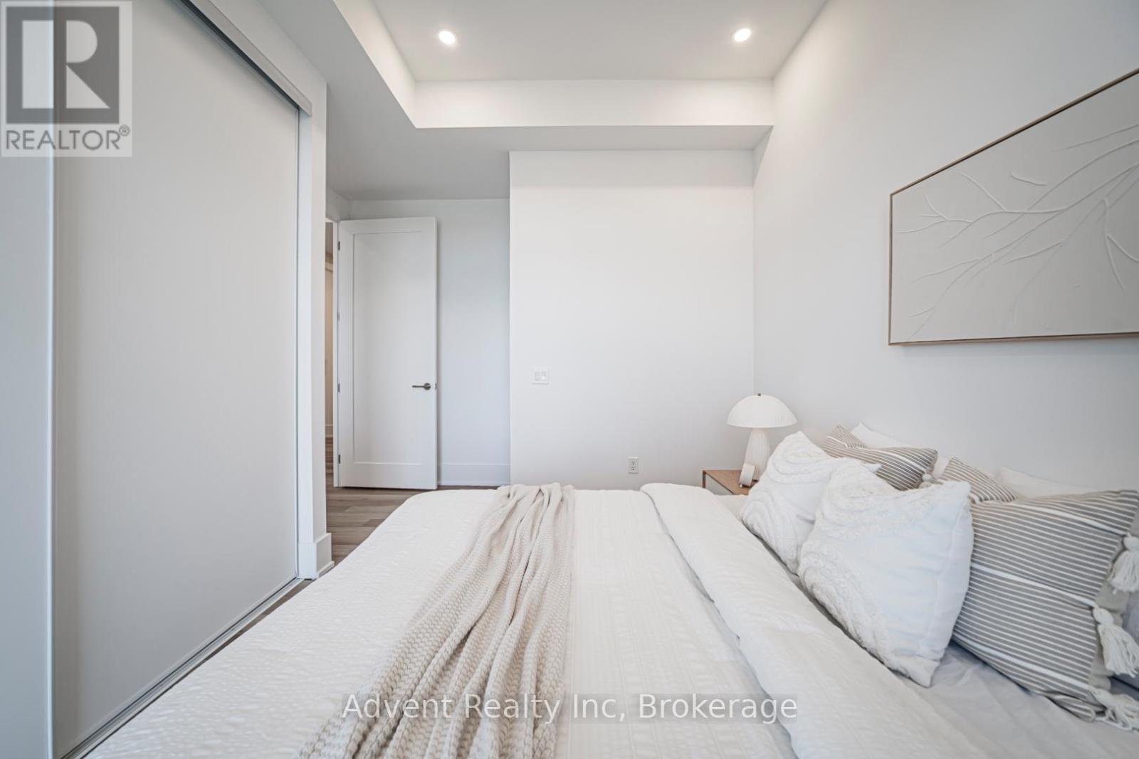 Ph01 - 8 Cedarland Drive, Markham, Ontario  L6G 0H4 - Photo 38 - N13234934
