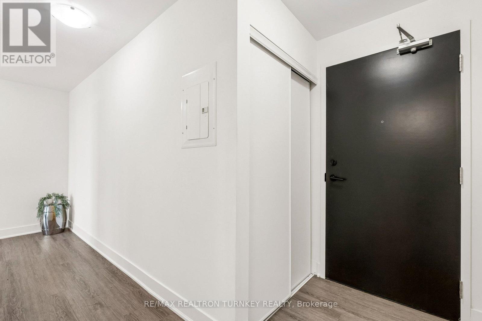 311 - 185 Deerfield Road N, Newmarket, Ontario  L3Y 0G7 - Photo 5 - N13237116