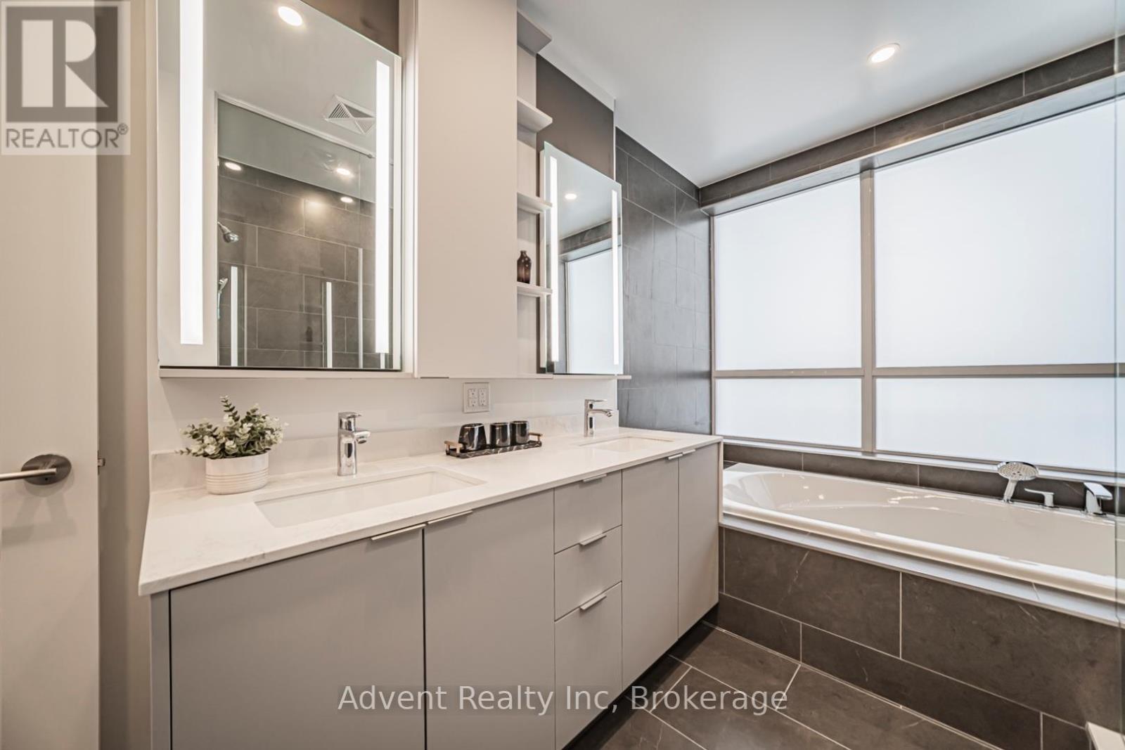 Ph01 - 8 Cedarland Drive, Markham, Ontario  L6G 0H4 - Photo 26 - N13234934