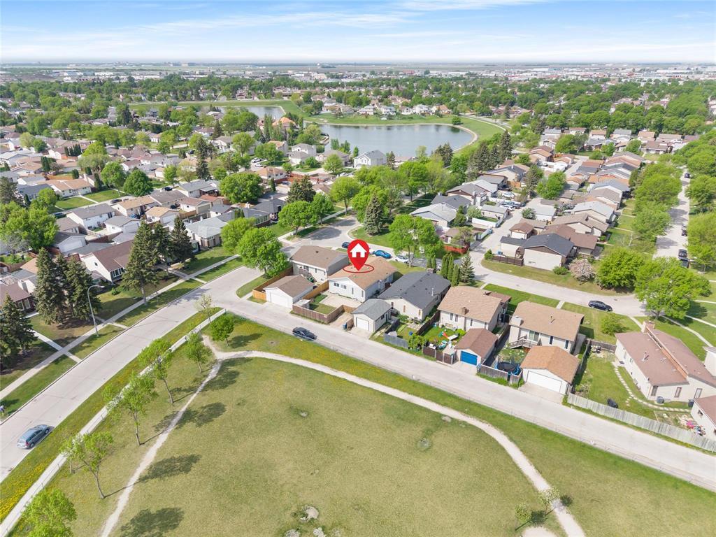 7 Fairgrove Bay, Winnipeg, Manitoba  R2R 1C9 - Photo 32 - 202612391