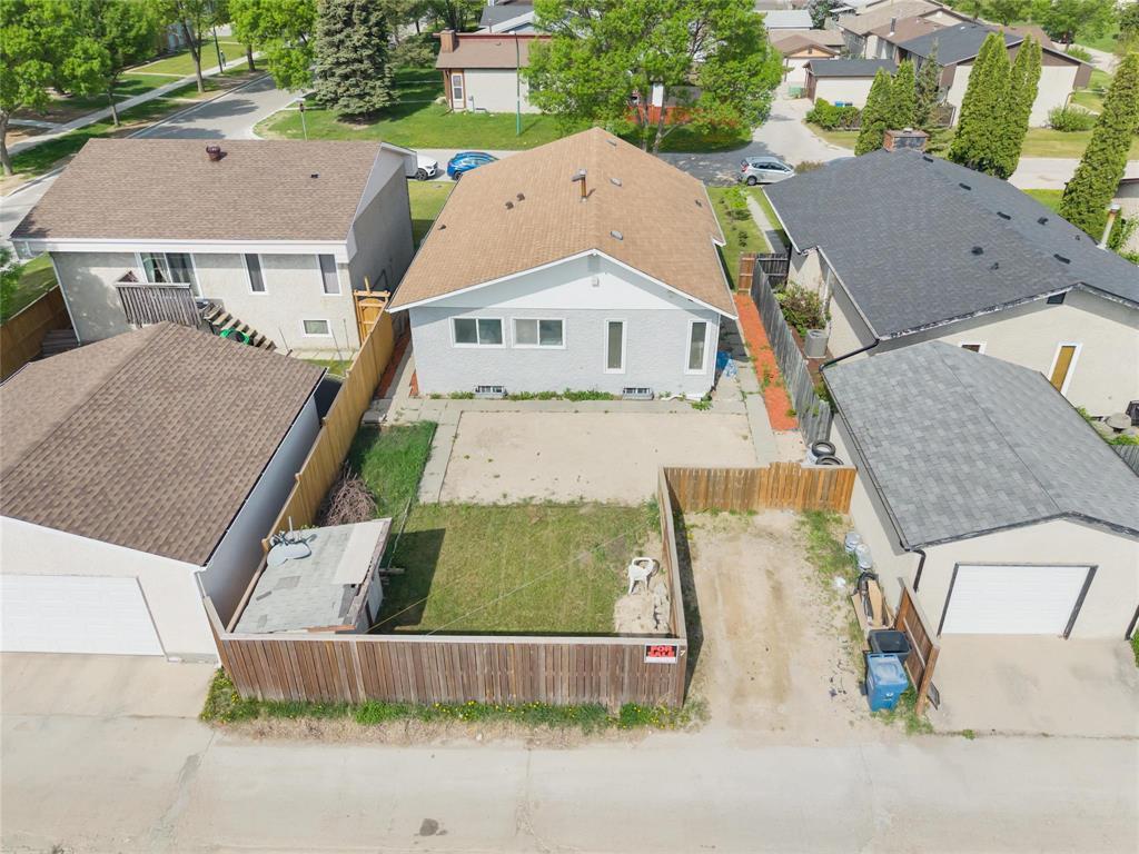 7 Fairgrove Bay, Winnipeg, Manitoba  R2R 1C9 - Photo 33 - 202612391
