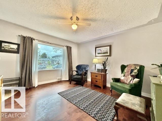 5611 51 Av, Camrose, Alberta  T4V 0W3 - Photo 11 - E4491255