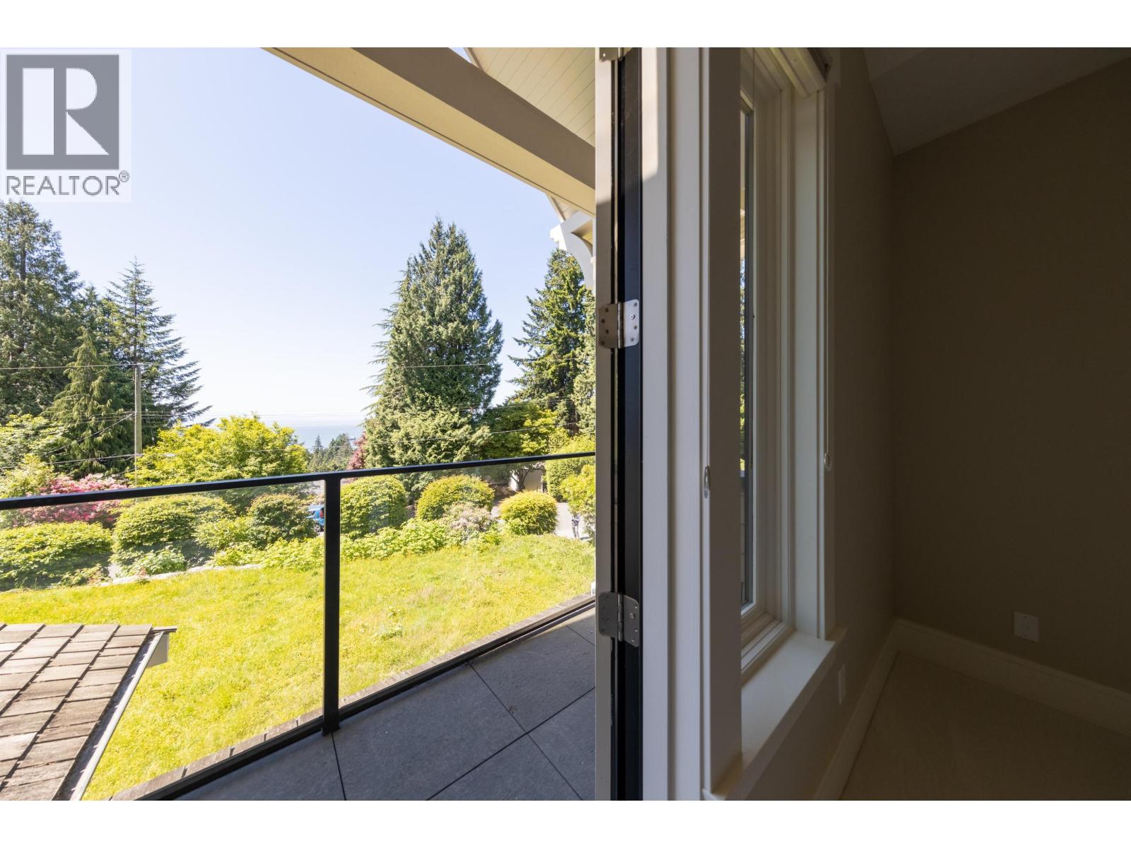 2645 Rosebery Avenue, West Vancouver, British Columbia  V7V 3A3 - Photo 27 - R3131828