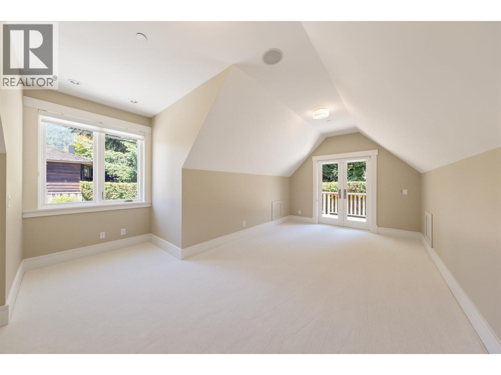 2645 Rosebery Avenue, West Vancouver, British Columbia  V7V 3A3 - Photo 24 - R3131828