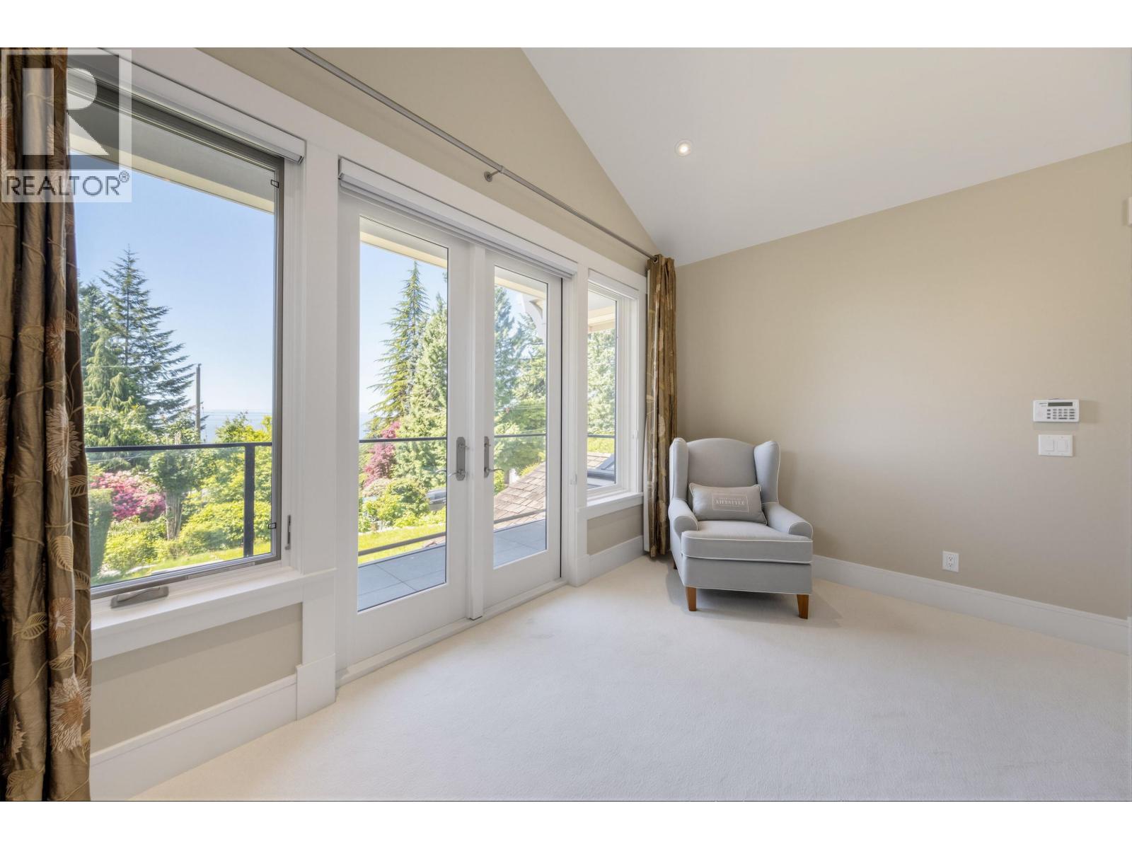 2645 Rosebery Avenue, West Vancouver, British Columbia  V7V 3A3 - Photo 19 - R3131828