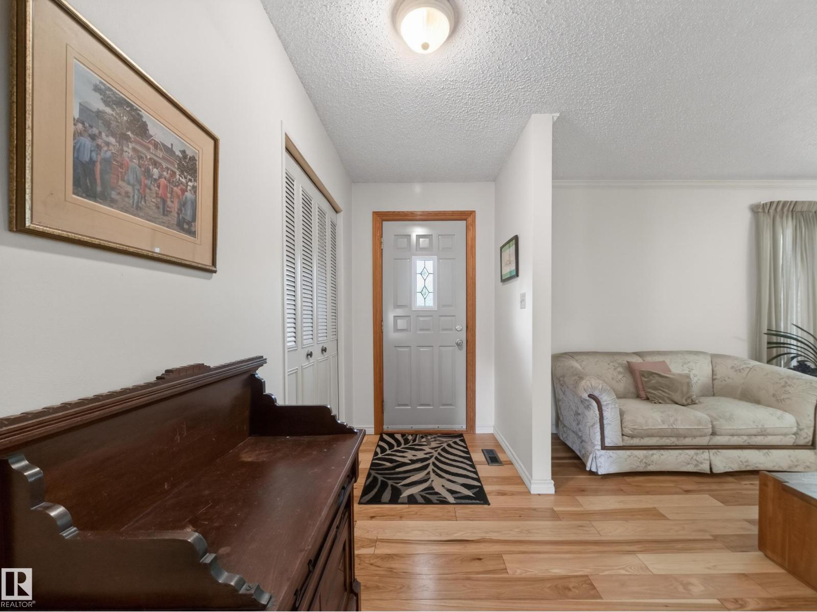 18416 90 Av NW, Edmonton, Alberta  T5T 1N7 - Photo 2 - E4491557