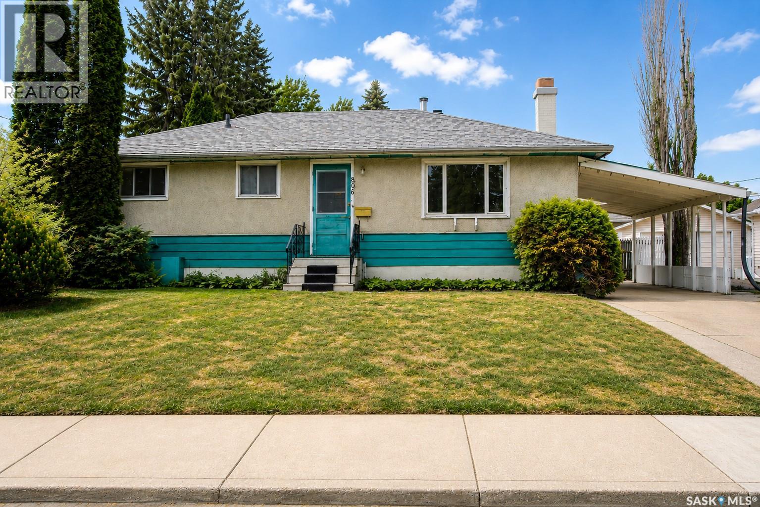 806 Cascade Street, Saskatoon, Saskatchewan  S7J 0M7 - Photo 1 - SK037735