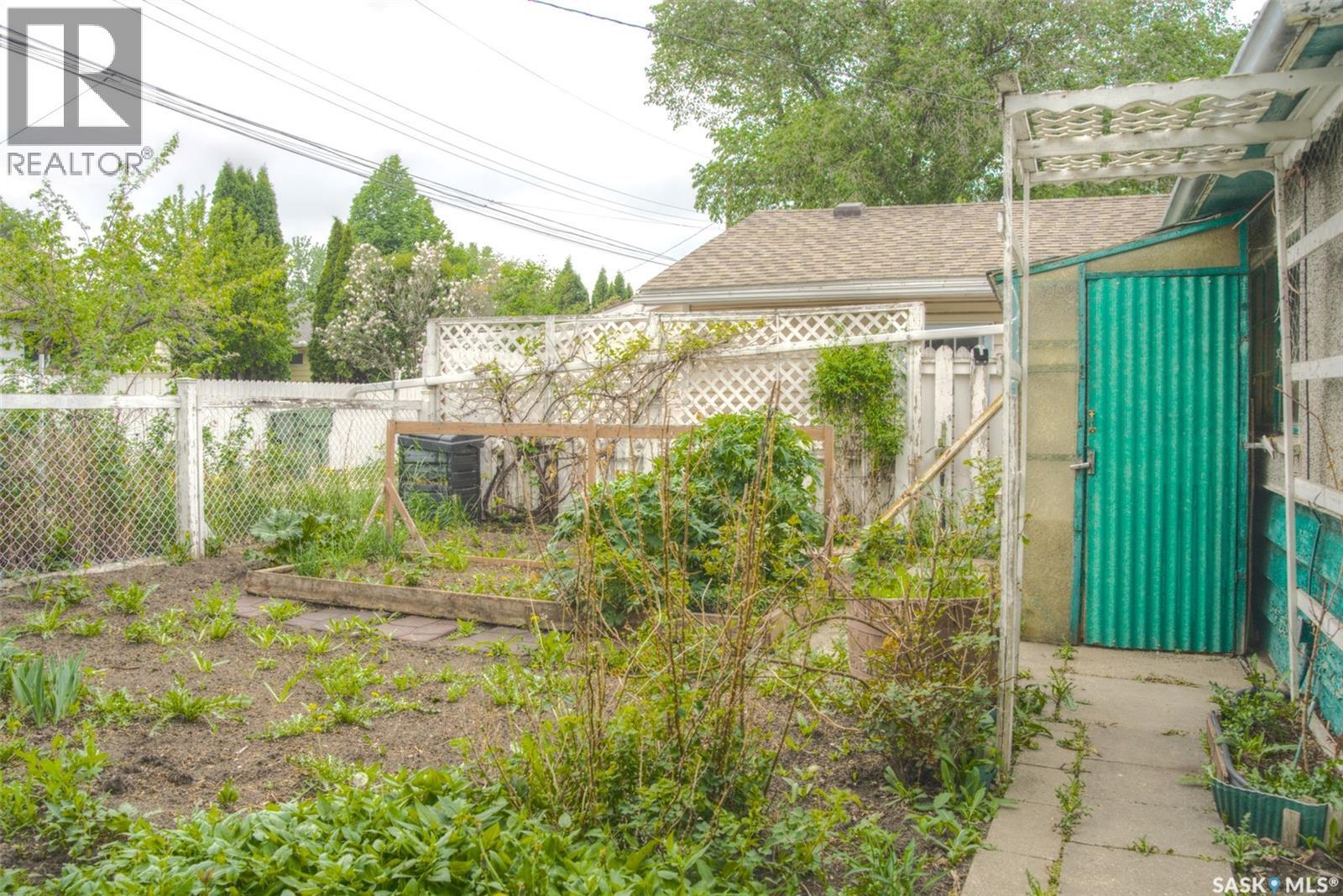 806 Cascade Street, Saskatoon, Saskatchewan  S7J 0M7 - Photo 37 - SK037735
