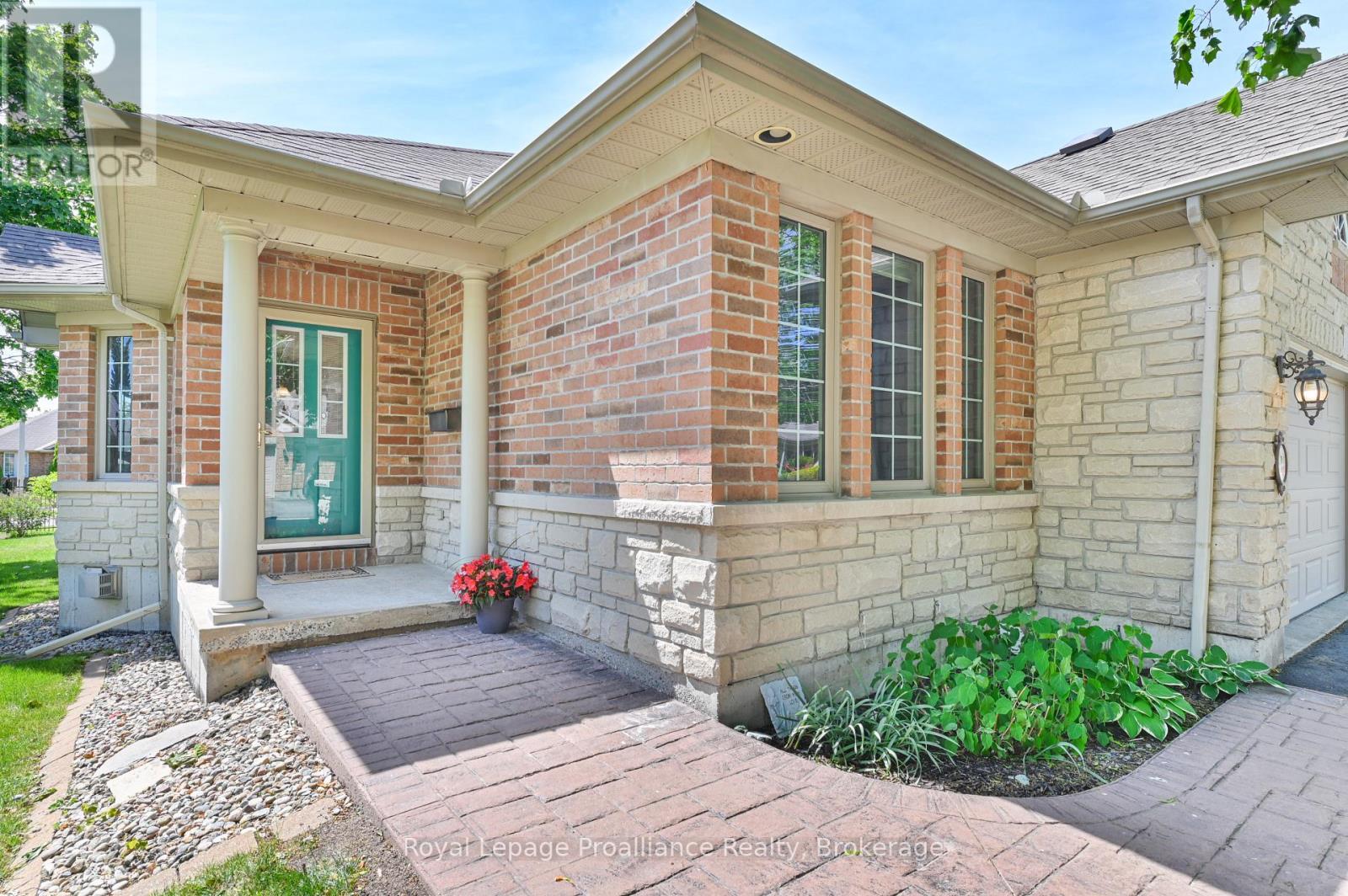 10 - 25 Heartwood Drive, Belleville, Ontario  K8P 5M2 - Photo 5 - X13237250