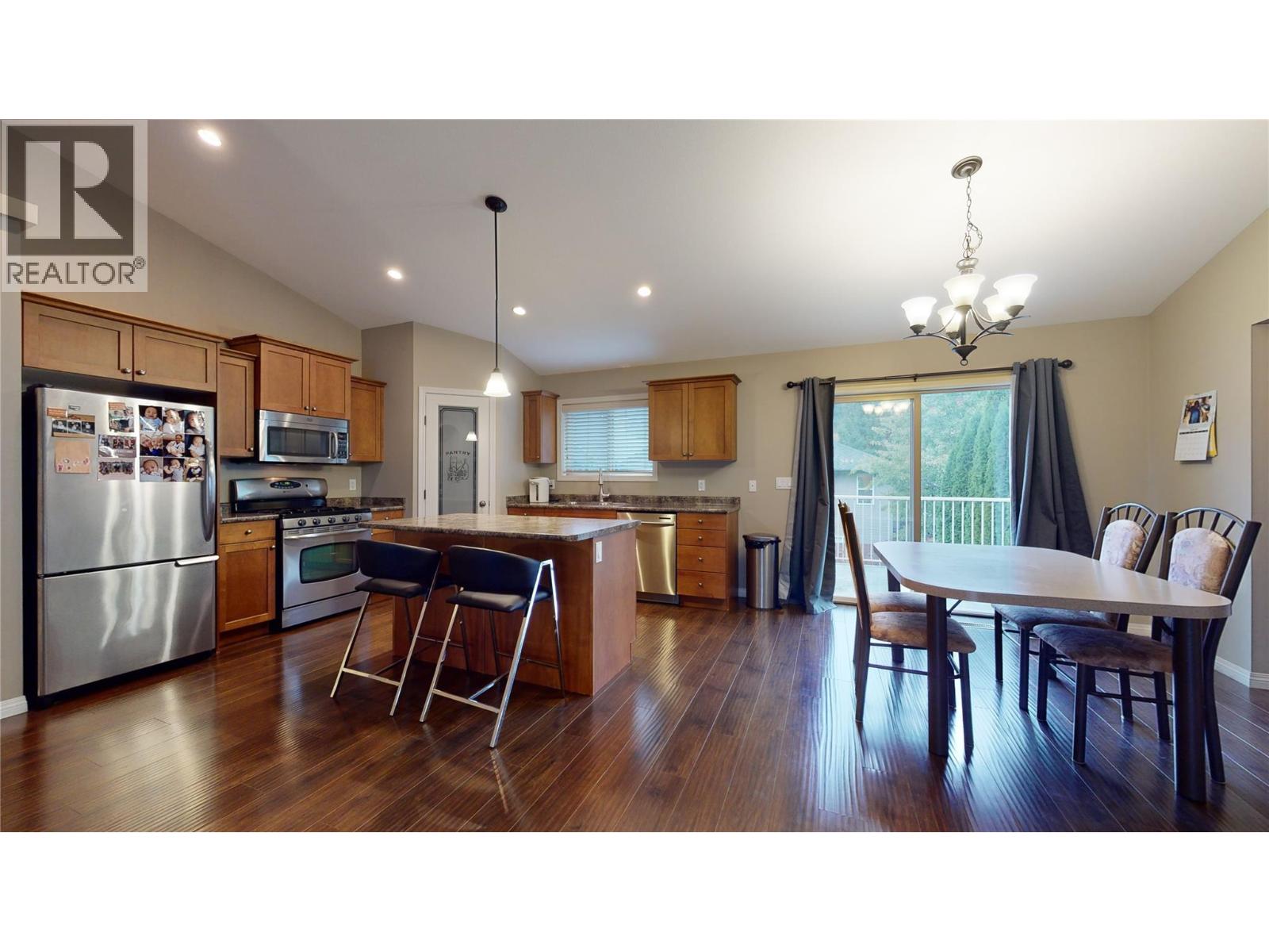 2854 Auburn Road West Kelowna Photo 2