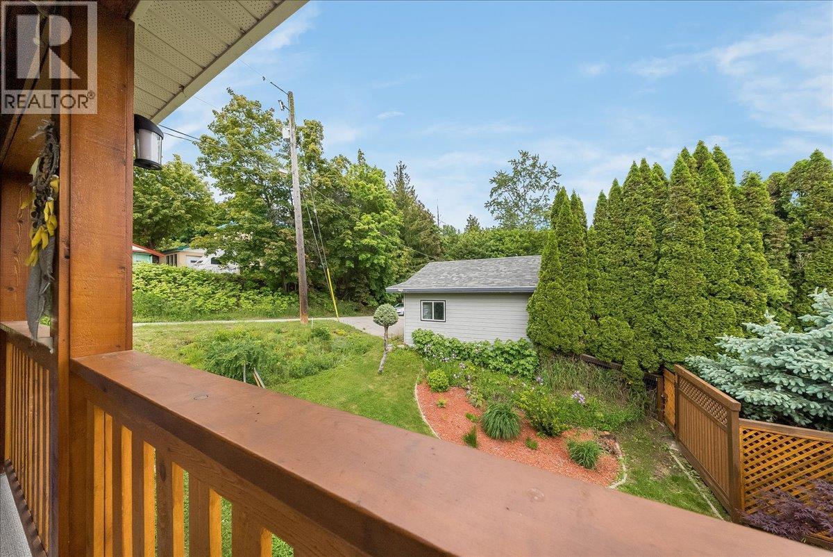 2005 Kootenay Avenue, Rossland, British Columbia  V0G 1Y0 - Photo 22 - 10390097