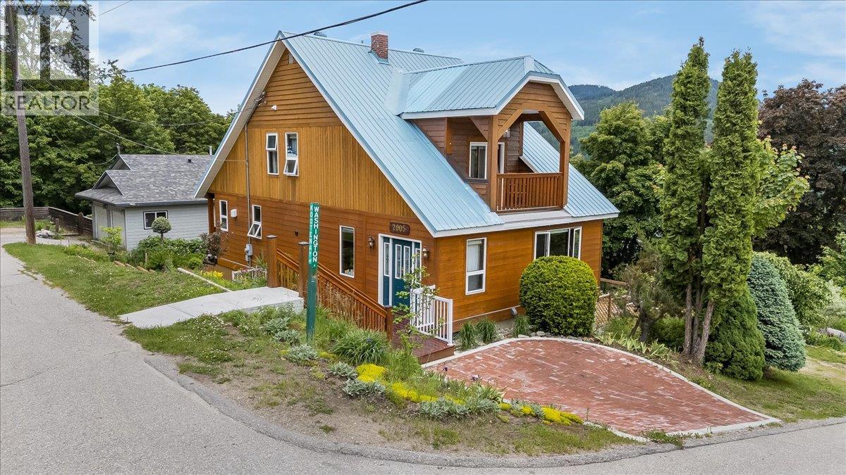 2005 Kootenay Avenue, Rossland, British Columbia
