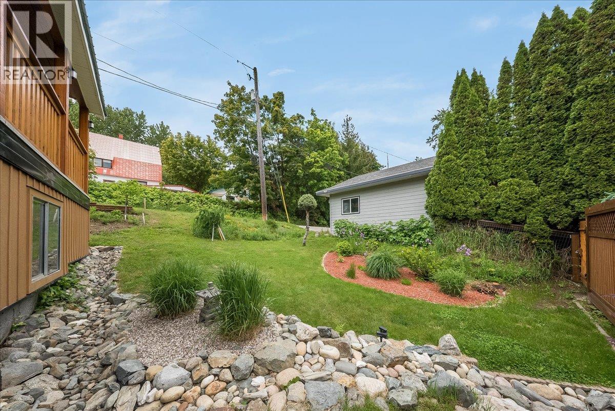 2005 Kootenay Avenue, Rossland, British Columbia  V0G 1Y0 - Photo 49 - 10390097