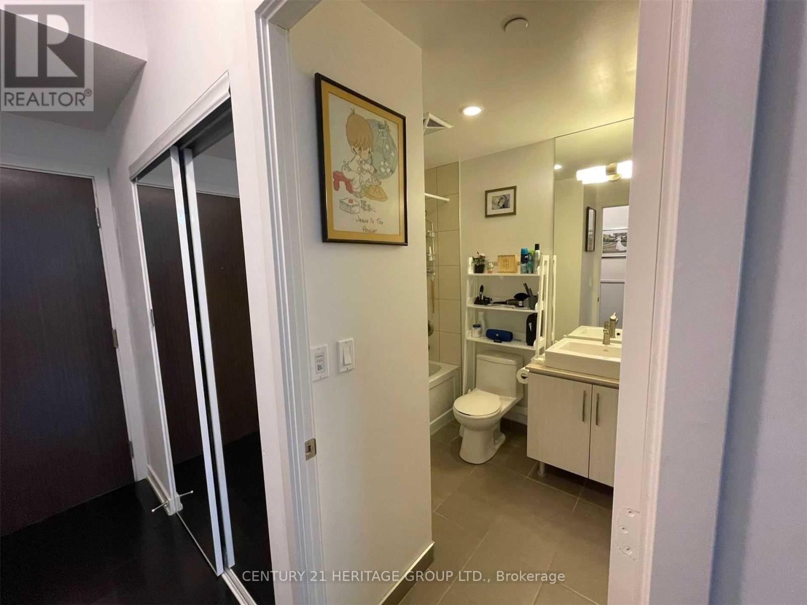 2704 - 1 The Esplanade Street, Toronto, Ontario  M5E 0A8 - Photo 7 - C13233396
