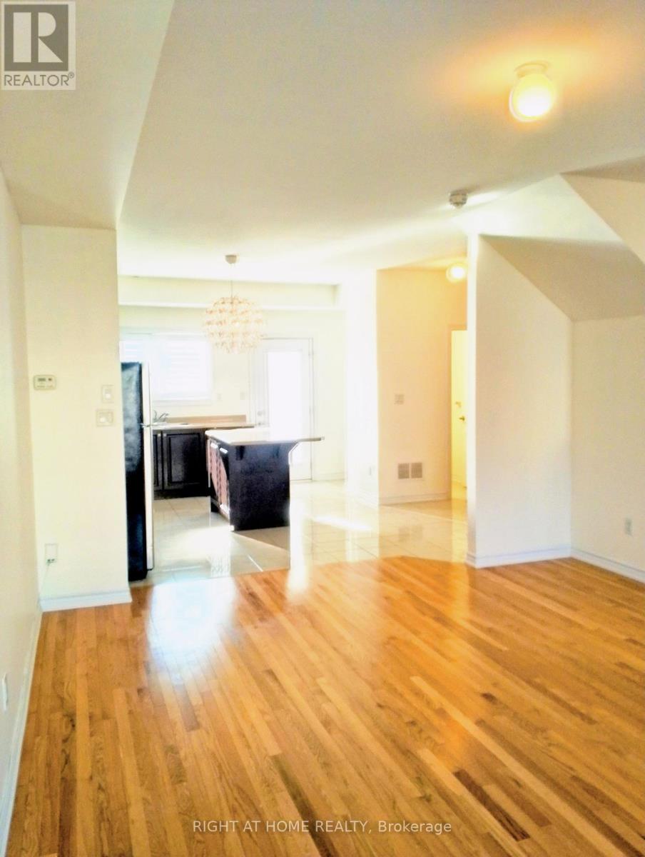4 - 32 Aspen Hills Road, Brampton, Ontario  L6Y 6E4 - Photo 8 - W13223980