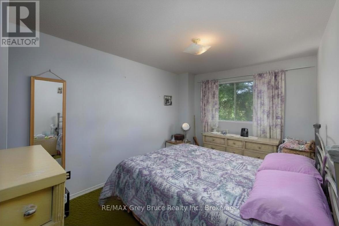 1068 11th Street E, Owen Sound, Ontario  N4K 5V6 - Photo 15 - X13237214