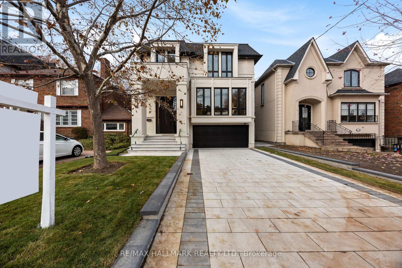 652 BEDFORD PARK AVENUE, Toronto, Ontario