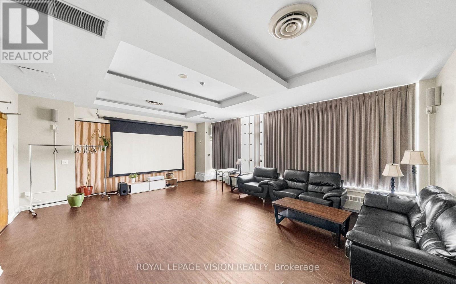 815 - 1700 Eglinton Ave E Avenue, Toronto, Ontario  M4A 1J7 - Photo 3 - C13237274