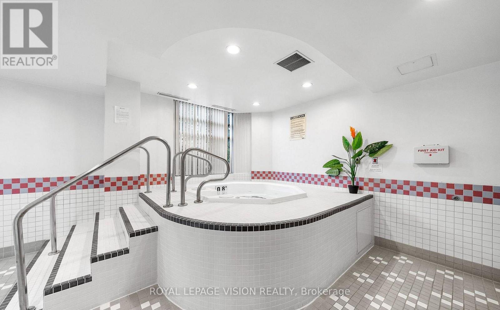 815 - 1700 Eglinton Ave E Avenue, Toronto, Ontario  M4A 1J7 - Photo 7 - C13237274