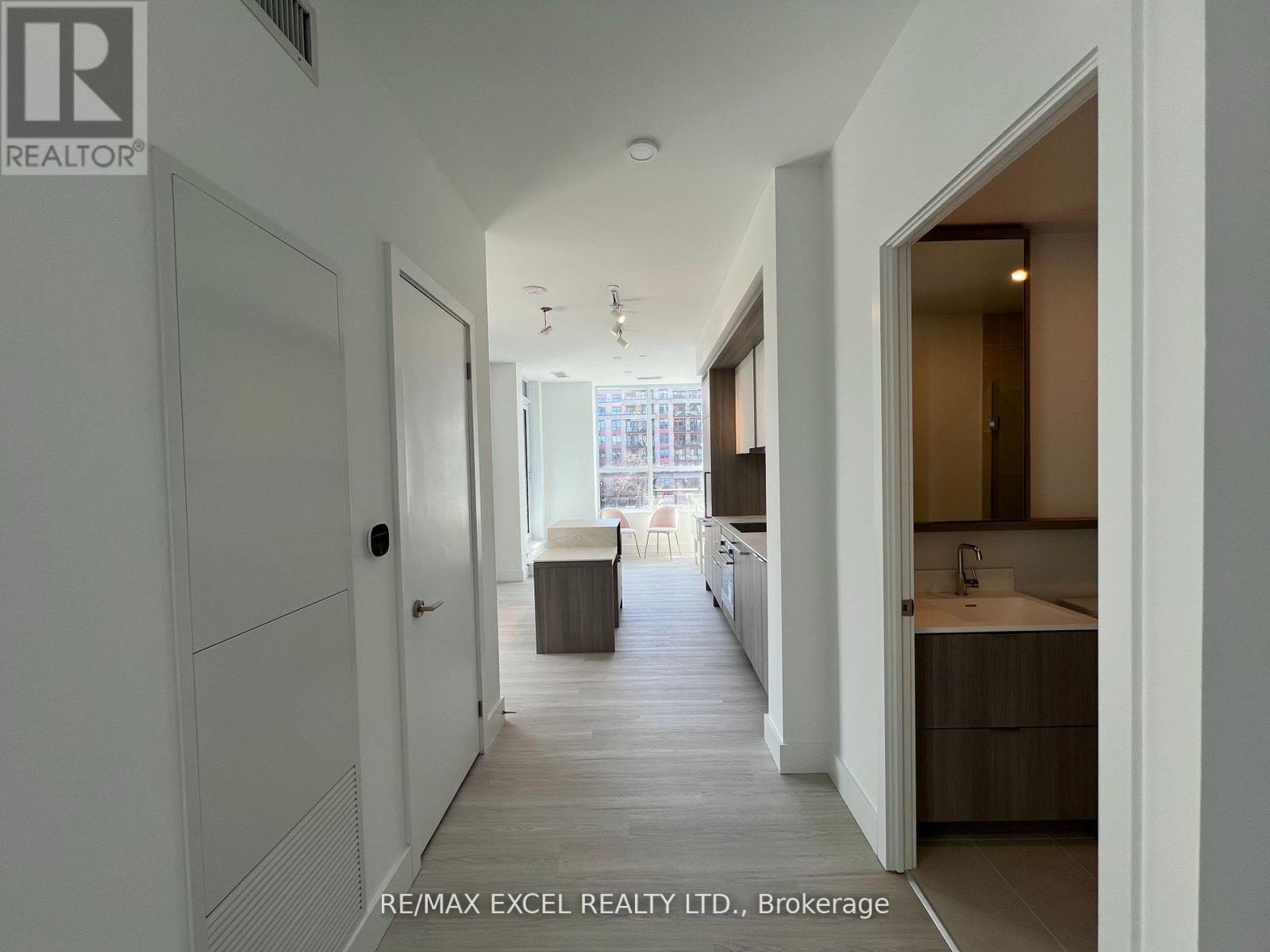 211 - 6 Greenbriar Road, Toronto, Ontario  M2K 1B5 - Photo 5 - C13237278