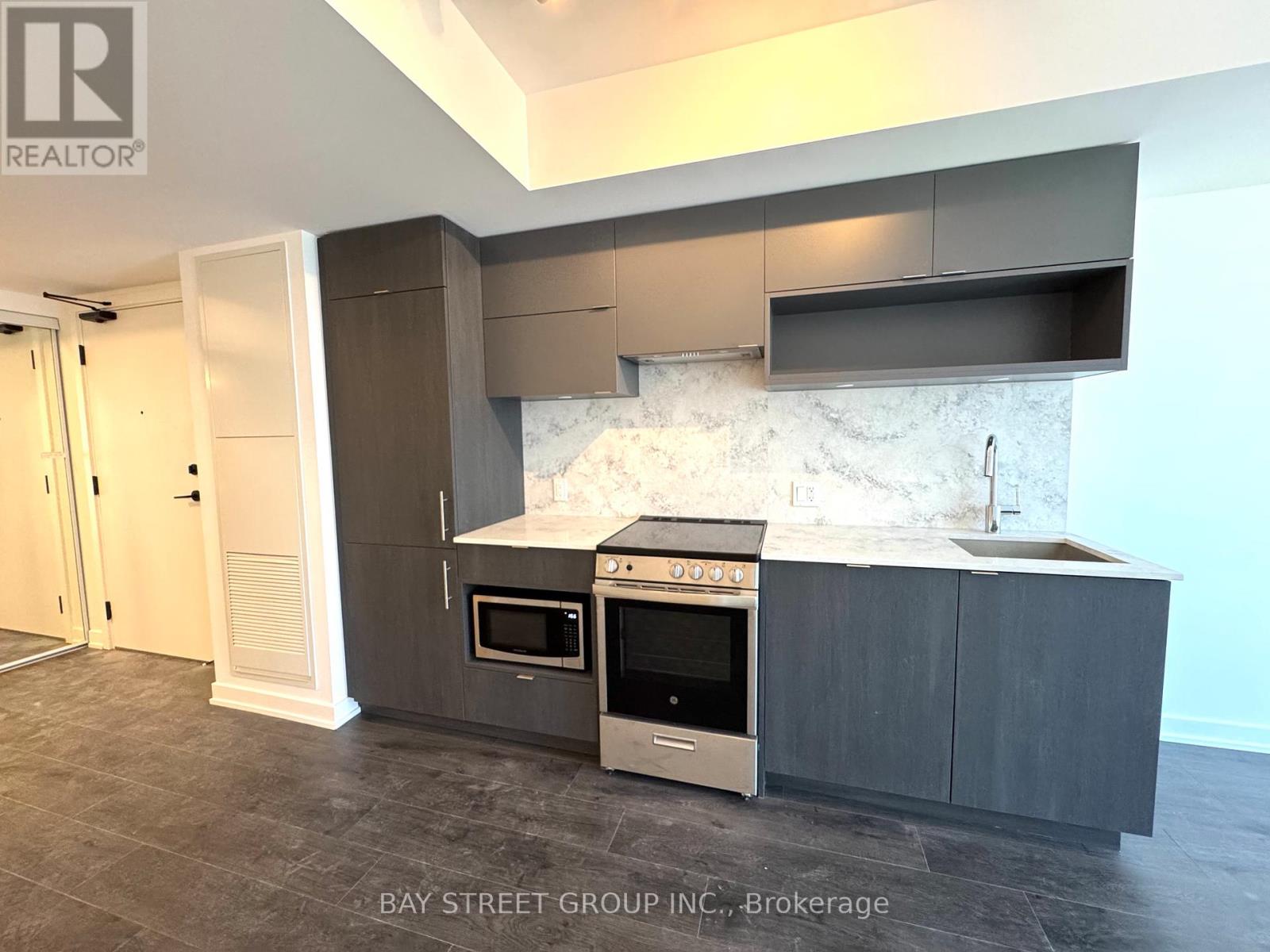 2815 - 100 Queen Street E, Toronto, Ontario  M5C 0B5 - Photo 2 - C13237370