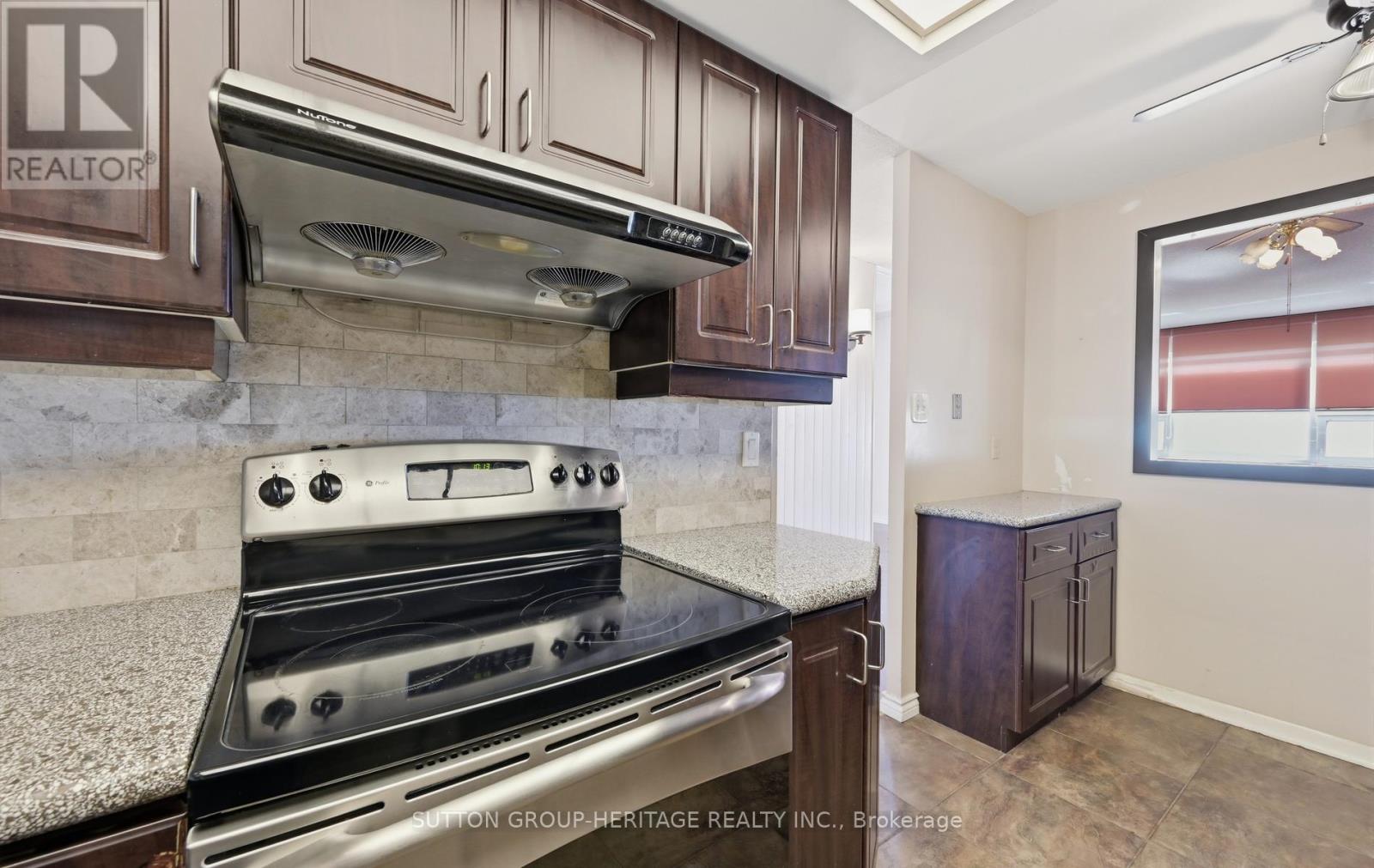 1915 - 121 Ling Road, Toronto, Ontario  M1E 4Y2 - Photo 39 - E13237318