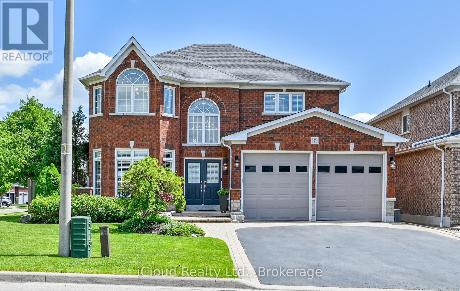 7 GAGNON GATE, Whitby, Ontario