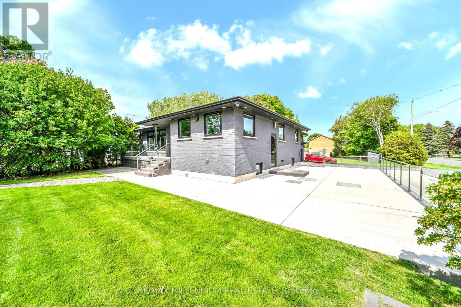 31 Old Lake Ridge Road, Whitby, Ontario  L1P 1K1 - Photo 5 - E13237366