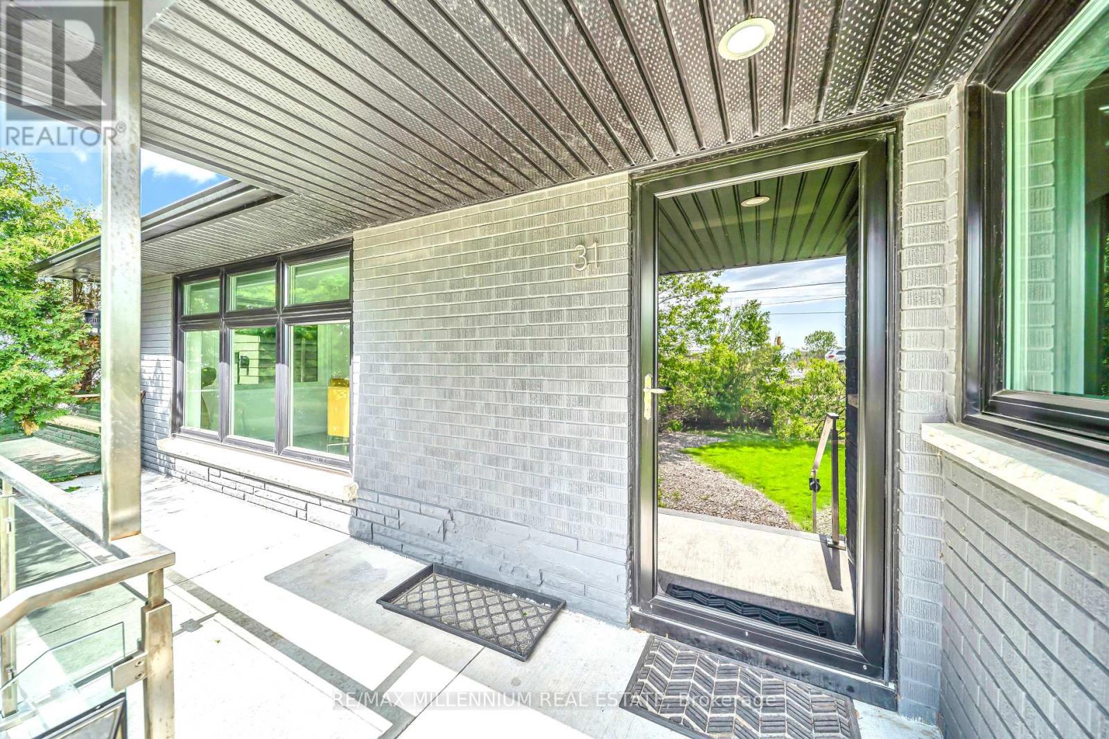 31 Old Lake Ridge Road, Whitby, Ontario  L1P 1K1 - Photo 8 - E13237366