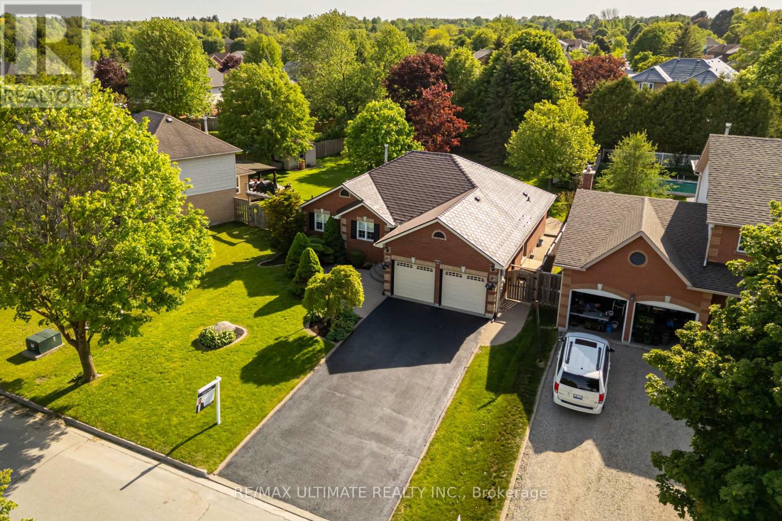 10 SOUTH BALSAM STREET, Uxbridge, Ontario
