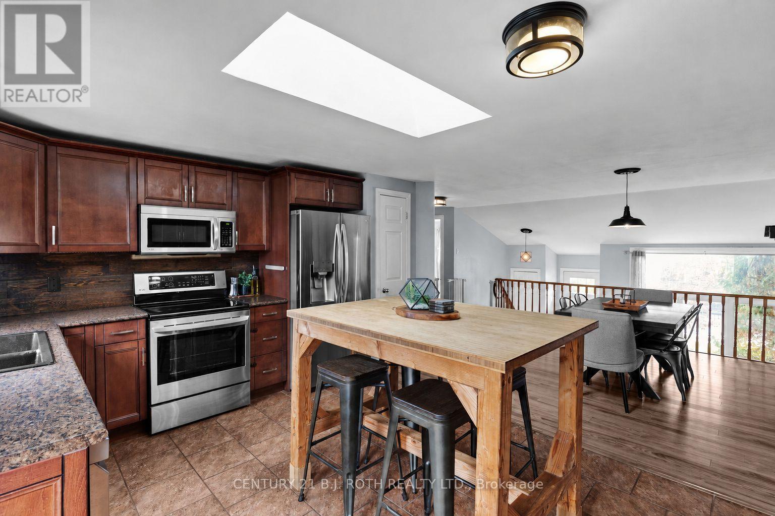113 Hickling Trail, Barrie (Grove East), Ontario  L4M 5T7 - Photo 6 - S13237338