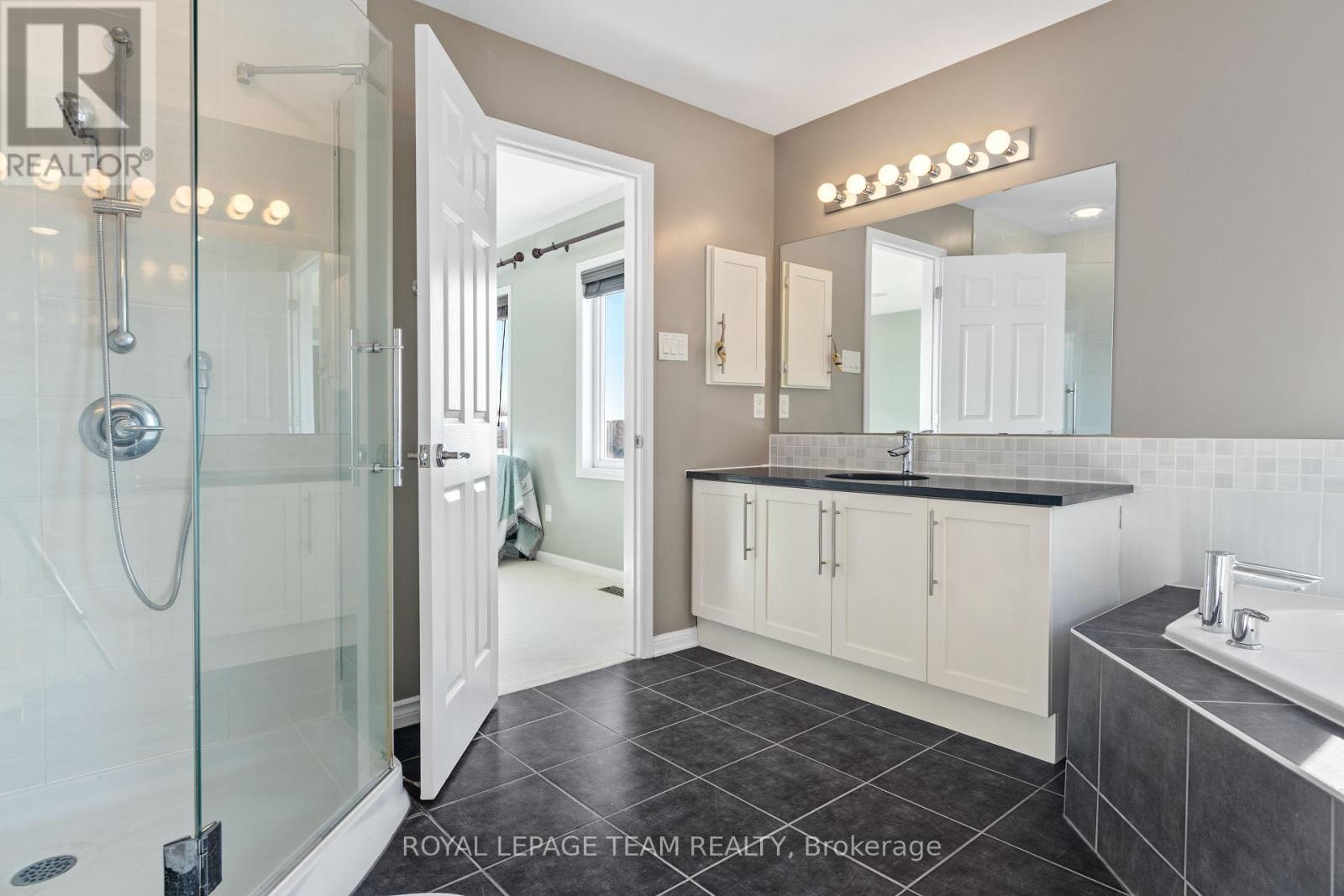 212 Huntsville Drive, Ottawa, Ontario K2T 0C6 - Photo 15 - X13236466