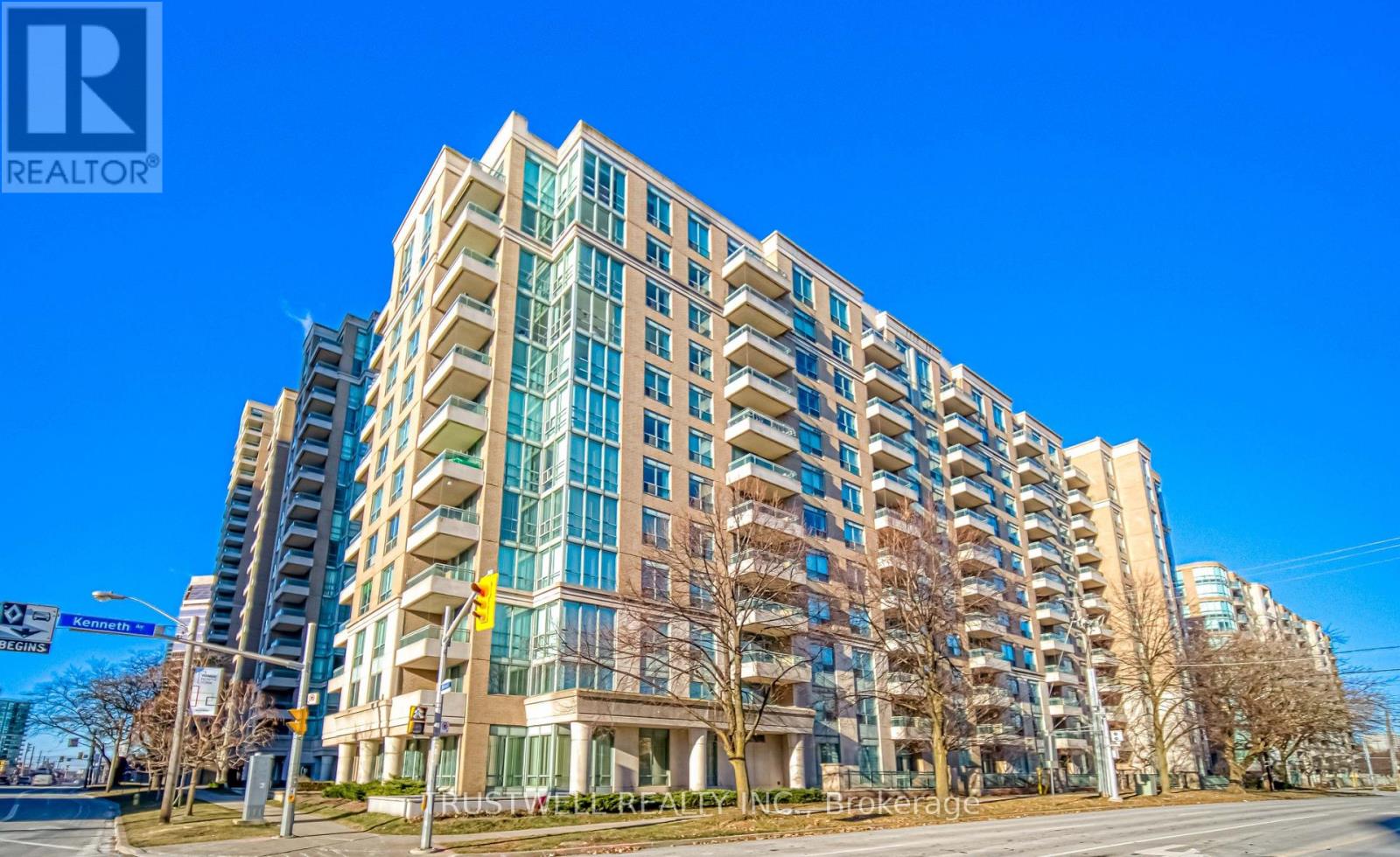401 - 39 PEMBERTON AVENUE, Toronto, Ontario