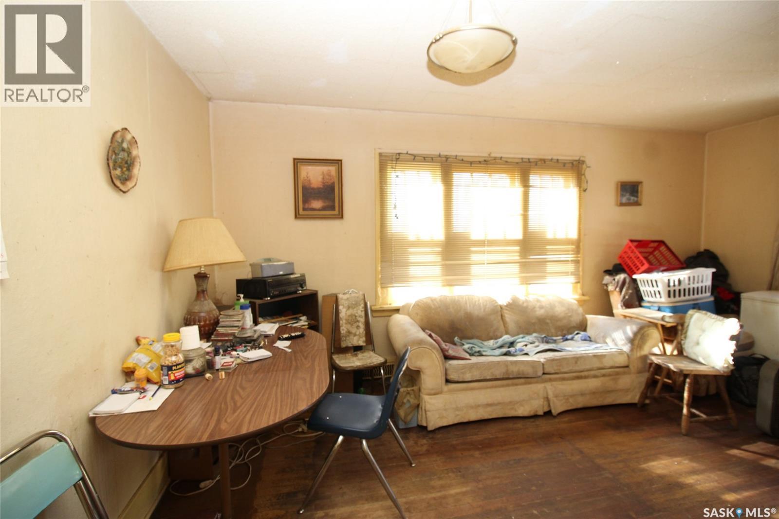 476 3rd Street E, Shaunavon, Saskatchewan  S0N 2M0 - Photo 6 - SK038202