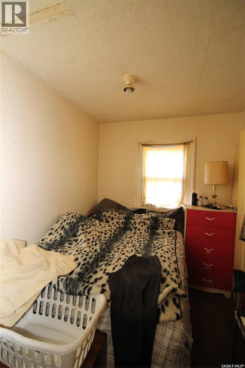 476 3rd Street E, Shaunavon, Saskatchewan  S0N 2M0 - Photo 7 - SK038202