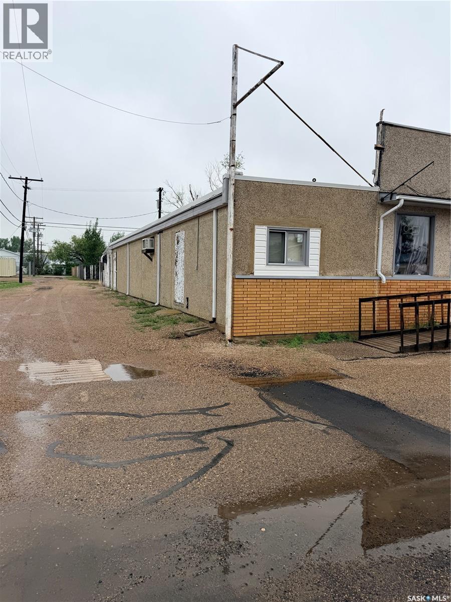 406 Martin Street, Burstall, Saskatchewan  S0N 0H0 - Photo 2 - SK037896