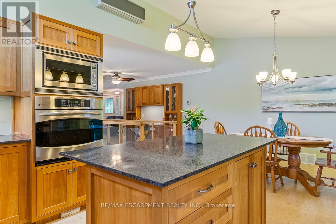 1055 Welwyn Drive, Mississauga, Ontario  L5J 3J2 - Photo 14 - W13237222