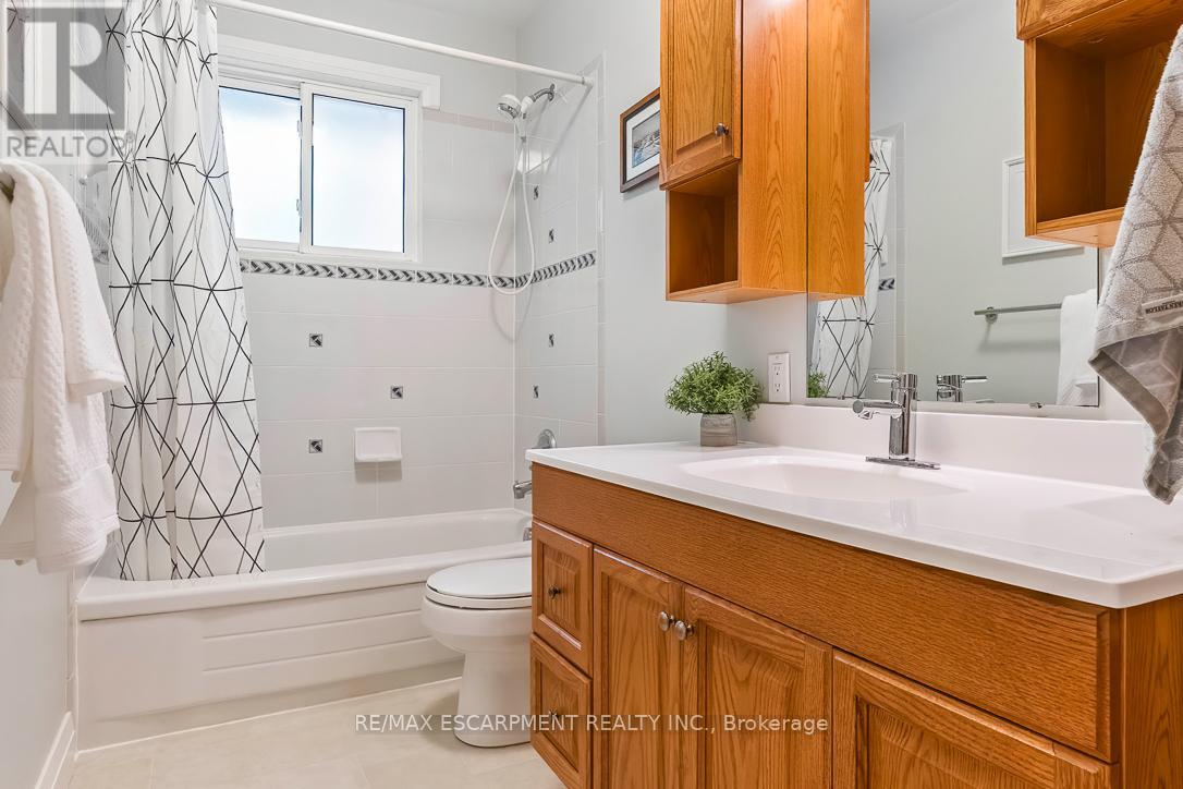 1055 Welwyn Drive, Mississauga, Ontario  L5J 3J2 - Photo 21 - W13237222
