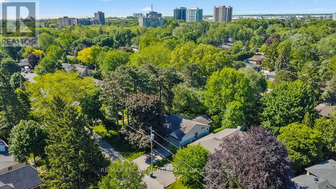1055 Welwyn Drive, Mississauga, Ontario  L5J 3J2 - Photo 37 - W13237222