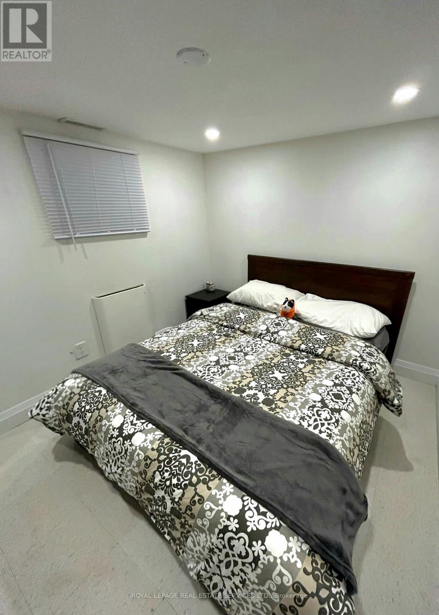 Lower - 1399 Lansdowne Avenue, Toronto, Ontario  M6H 3Z9 - Photo 11 - W13237286