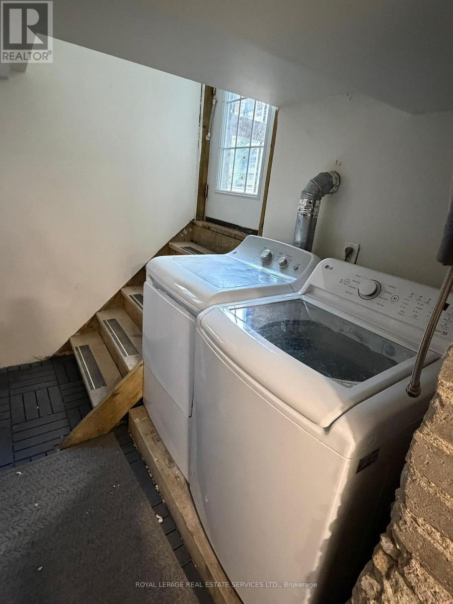Lower - 1399 Lansdowne Avenue, Toronto, Ontario  M6H 3Z9 - Photo 13 - W13237286