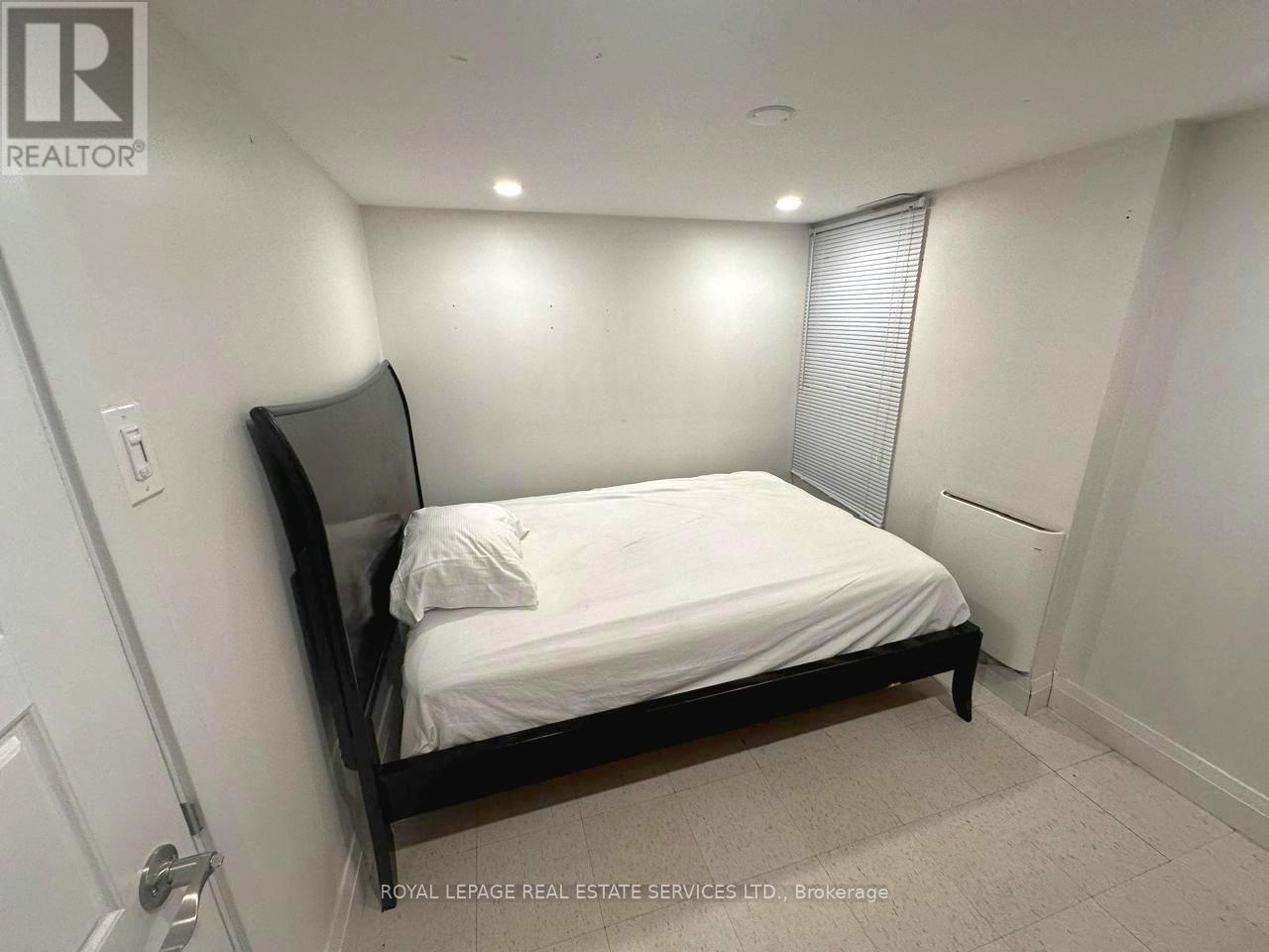 Lower - 1399 Lansdowne Avenue, Toronto, Ontario  M6H 3Z9 - Photo 14 - W13237286